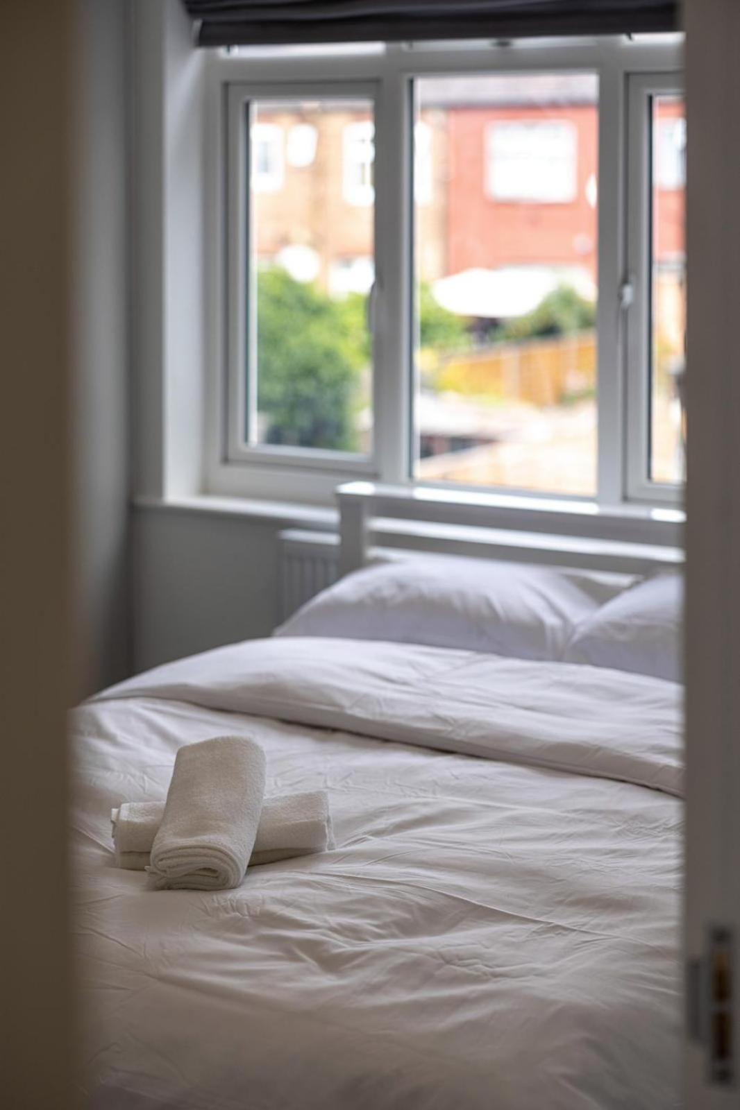 Modern With Driveway Parking For 2 Vehicles, Near Tottenham Hotspur Stadium, White Hart Lane Train Station Londra