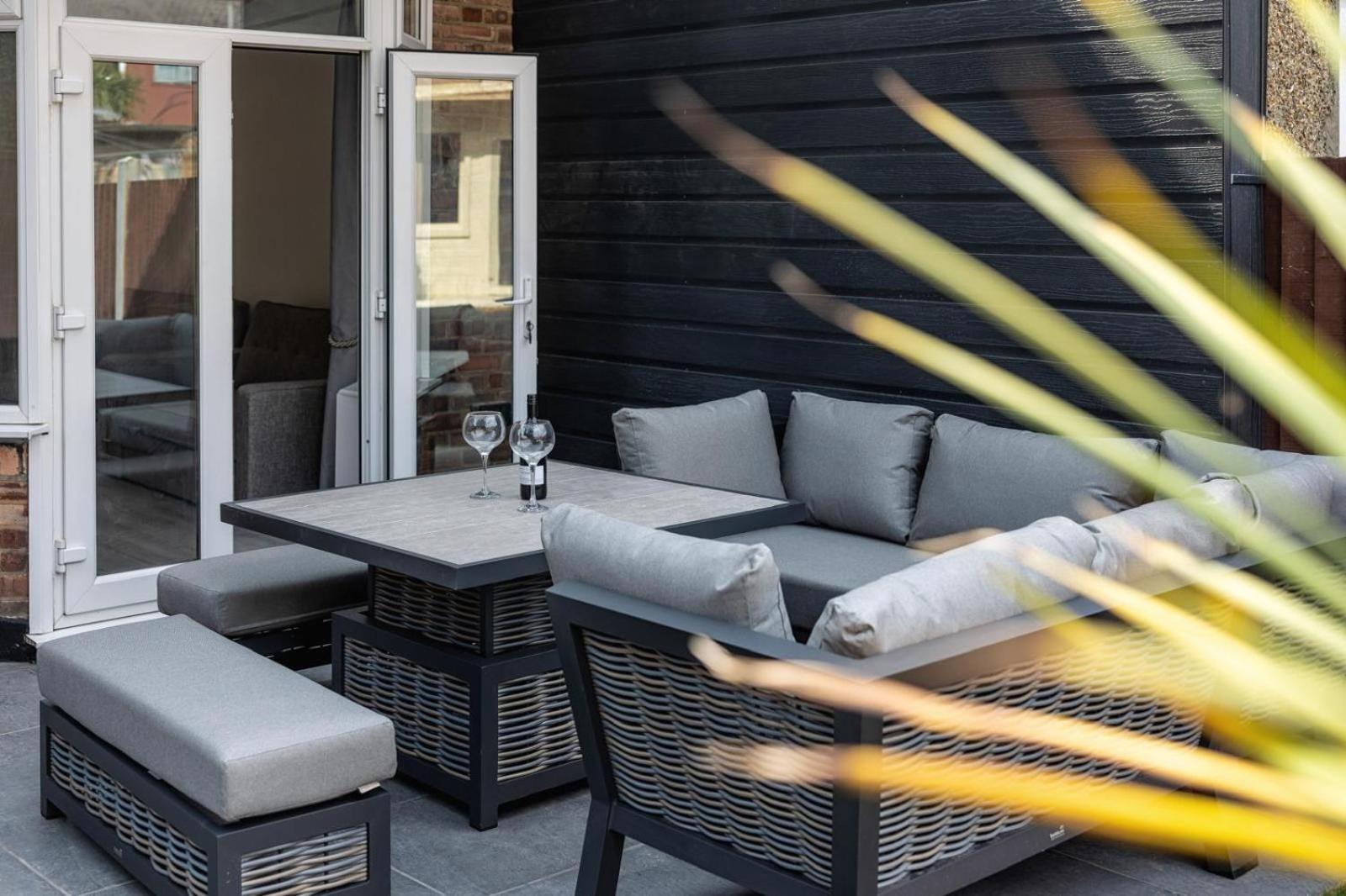 Modern With Driveway Parking For 2 Vehicles, Near Tottenham Hotspur Stadium, White Hart Lane Train Station Londra