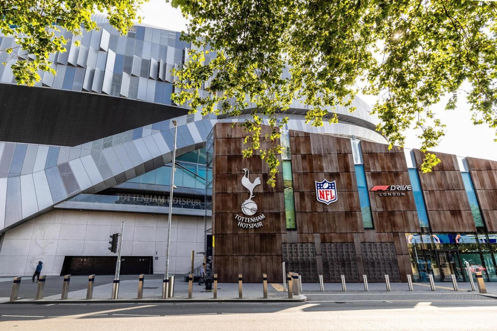Modern With Driveway Parking For 2 Vehicles, Near Tottenham Hotspur Stadium, White Hart Lane Train Station * Londra